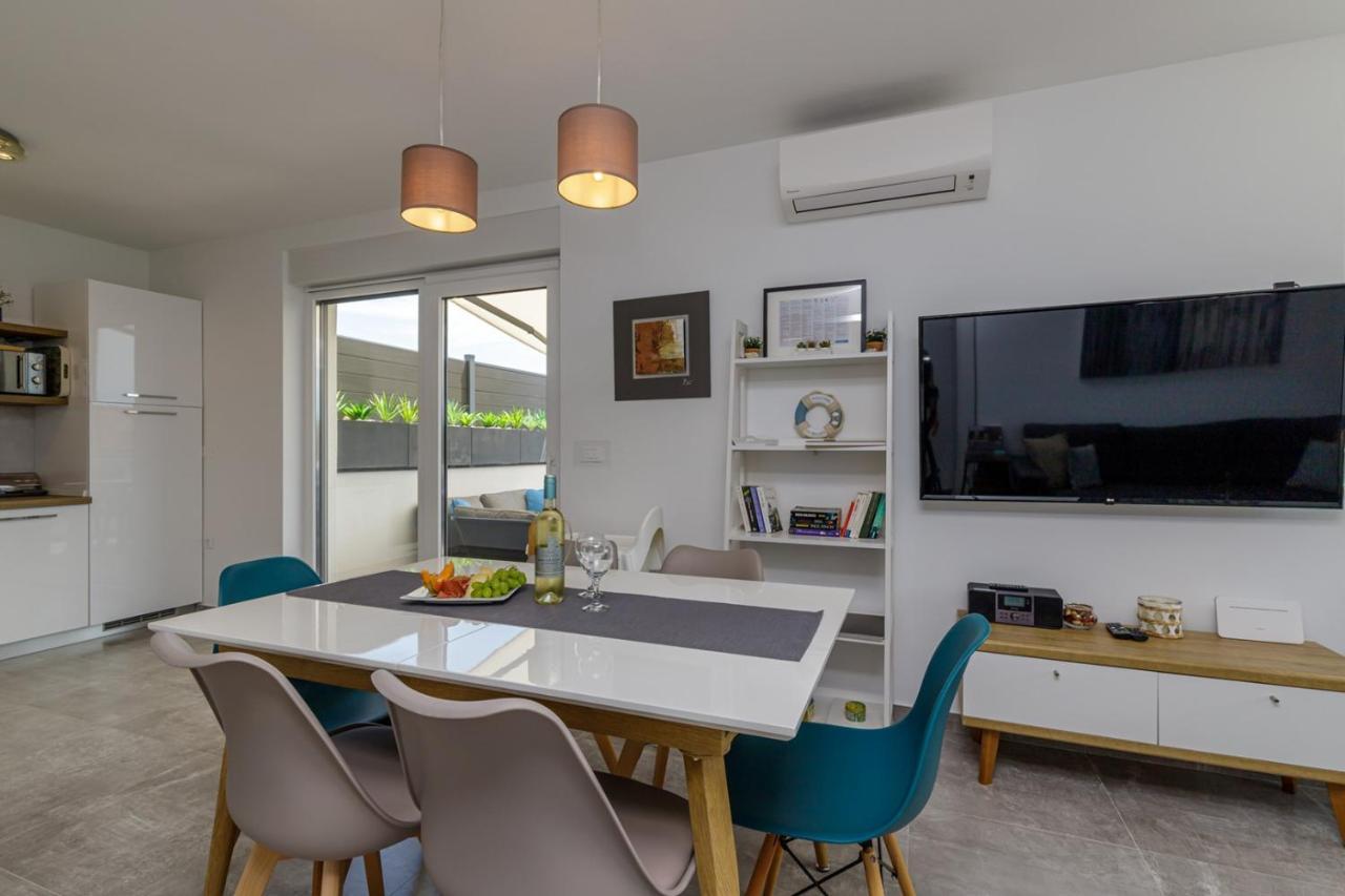 Sabena Apartment With Private Whirlpool Porec Esterno foto