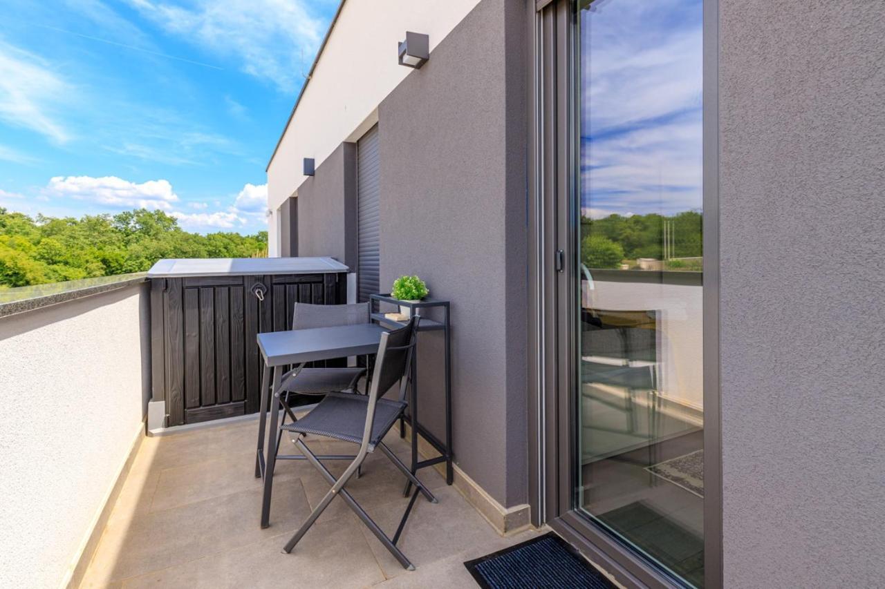 Sabena Apartment With Private Whirlpool Porec Esterno foto